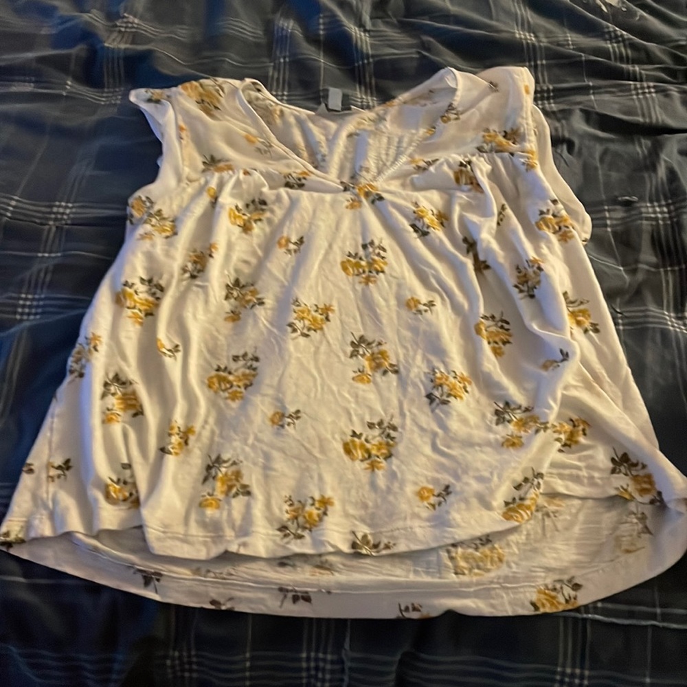 Gently used,(shirt with Sandals)